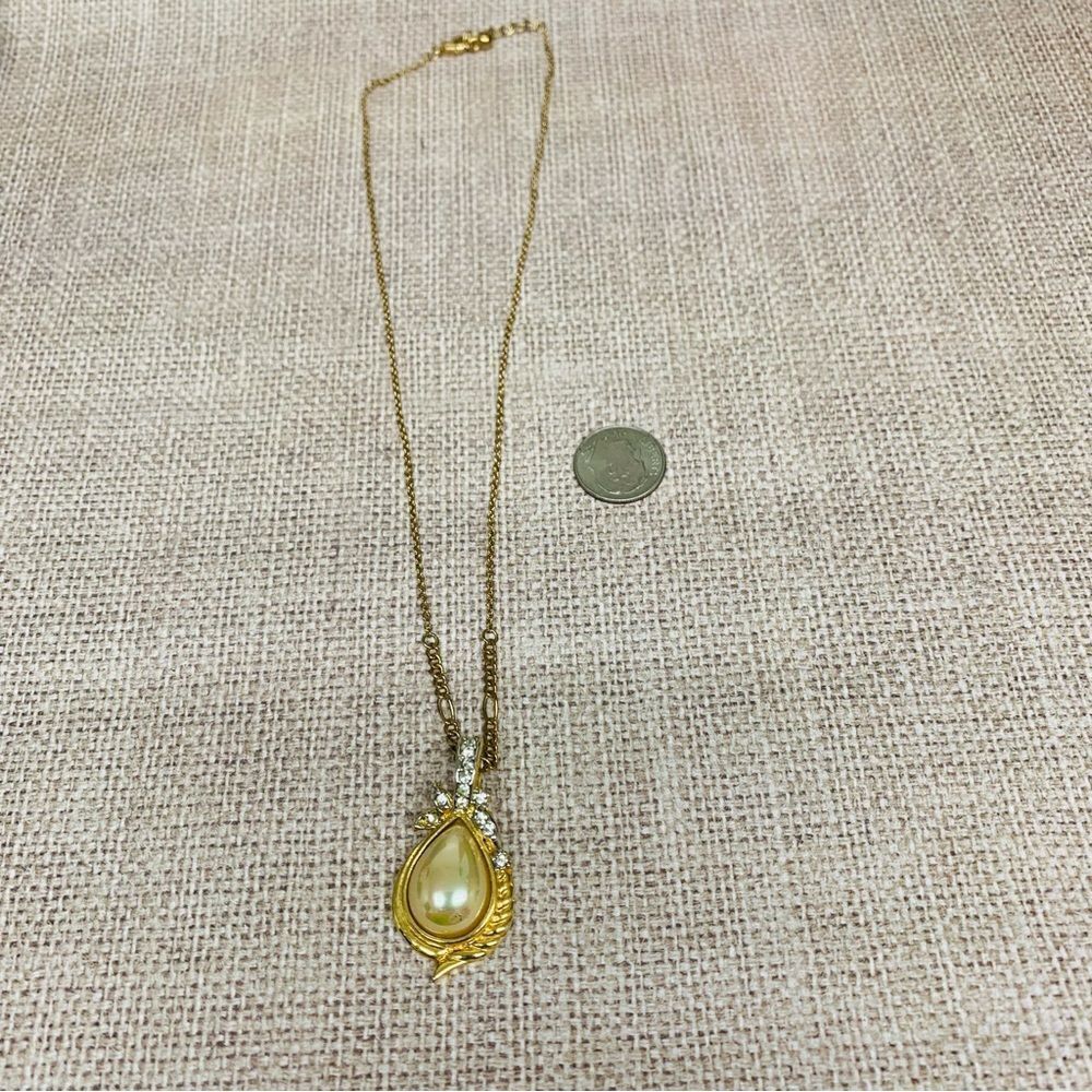 Roman Gold Pearl Crystal Enhancer Necklace‎